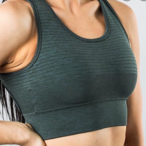 Alphalete Vault Sports Bra - Picture 1 of 4